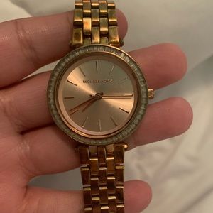 MK watch rose gold needs battery
